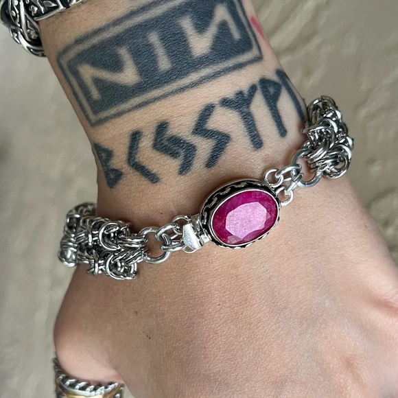 Maille stainless steel indian ruby bracelet . Handmade chain & ruby gem clasp - Picture 11 of 16